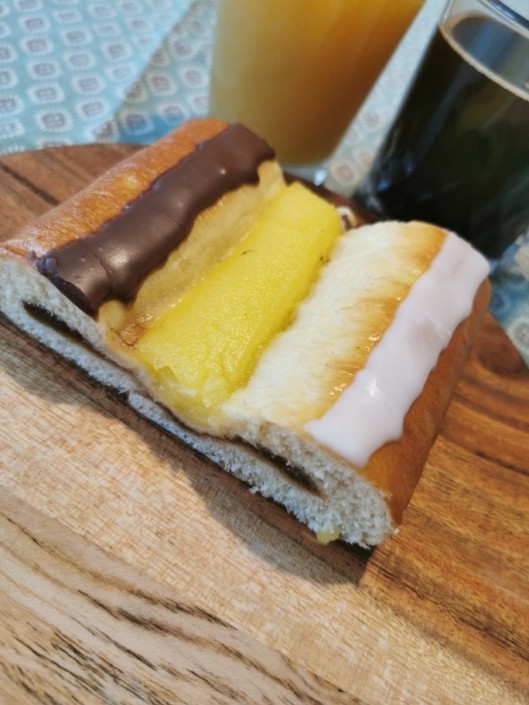 Overskåren m. creme